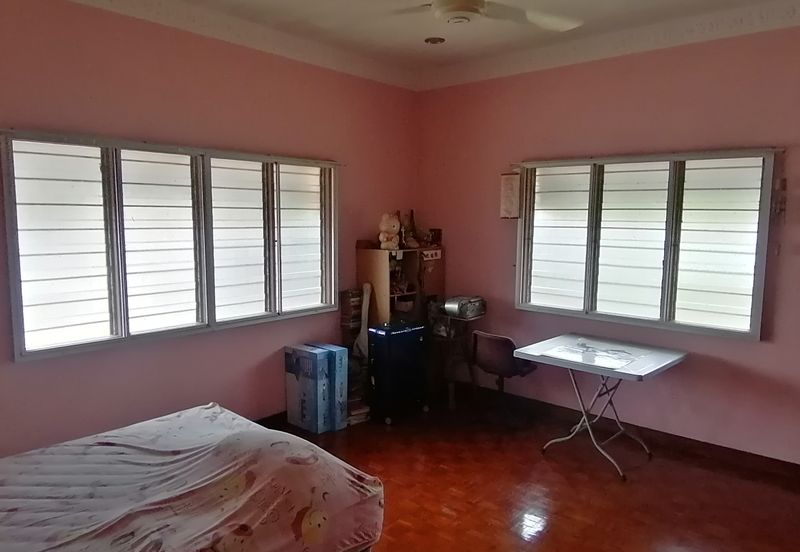 OUG 2 Storey Bungalow With Big Landscape For Sale