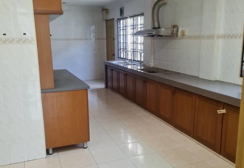 OUG/Taman Yarl 3 Storey Semi D Facing South