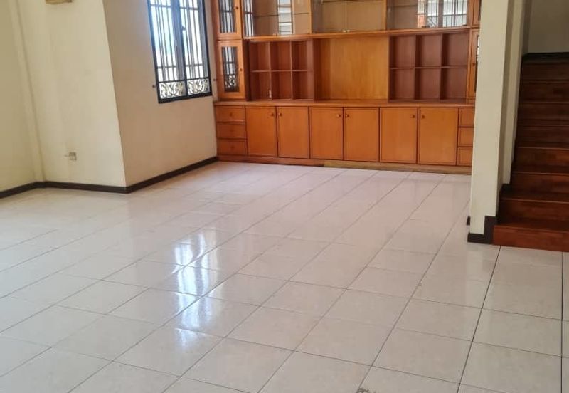 OUG/Taman Yarl 3 Storey Semi D Facing South