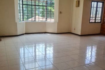 OUG/Taman Yarl 3 Storey Semi D Facing South