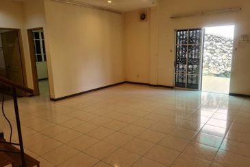 OUG/Taman Yarl 3 Storey Semi D Facing South