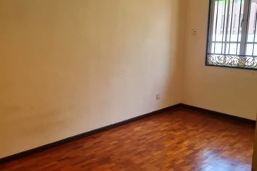 OUG/Taman Yarl 3 Storey Semi D Facing South