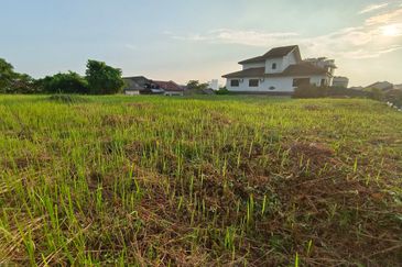 OUG/Happy Garden Gated Guarded Bungalow Land
