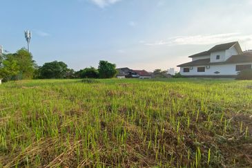 OUG/Happy Garden Gated Guarded Bungalow Land