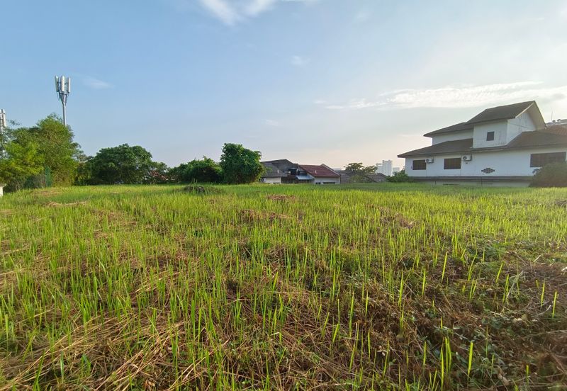 OUG/Happy Garden Gated Guarded Bungalow Land