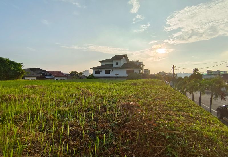 OUG/Happy Garden Gated Guarded Bungalow Land