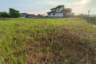 OUG/Happy Garden Gated Guarded Bungalow Land