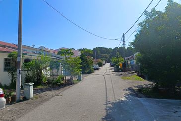 OUG 1 Storey Freehold Terrace For Sale