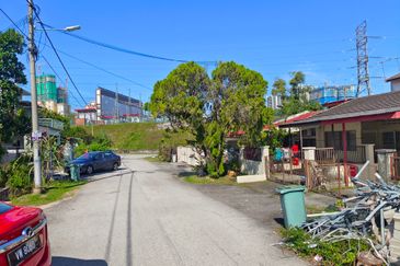 OUG 1 Storey Freehold Terrace For Sale