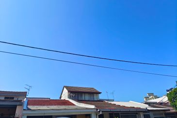 OUG 1 Storey Freehold Terrace For Sale