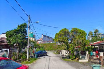 OUG 1 Storey Freehold Terrace For Sale