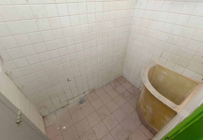 OUG/Happy Garden 1 Storey Terrace For Sale