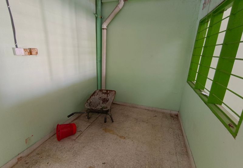 OUG/Happy Garden 1 Storey Terrace For Sale