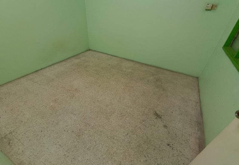 OUG/Happy Garden 1 Storey Terrace For Sale