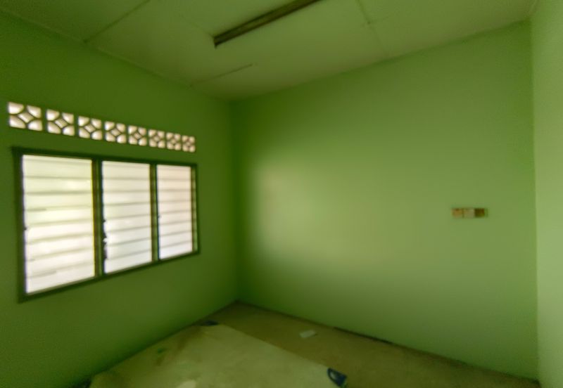 OUG/Happy Garden 1 Storey Terrace For Sale