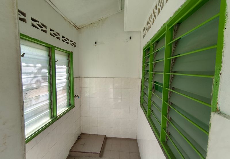 OUG/Happy Garden 1 Storey Terrace For Sale