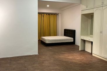 OUG Quiet & Renovated Full Furnished Terrace House