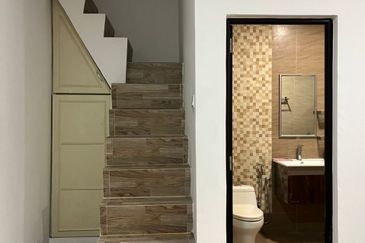 OUG Quiet & Renovated Full Furnished Terrace House