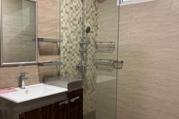 OUG Quiet & Renovated Full Furnished Terrace House