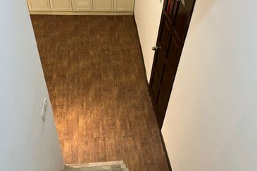 OUG Quiet & Renovated Full Furnished Terrace House