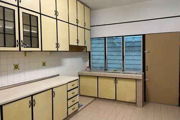 OUG Quiet & Renovated Full Furnished Terrace House