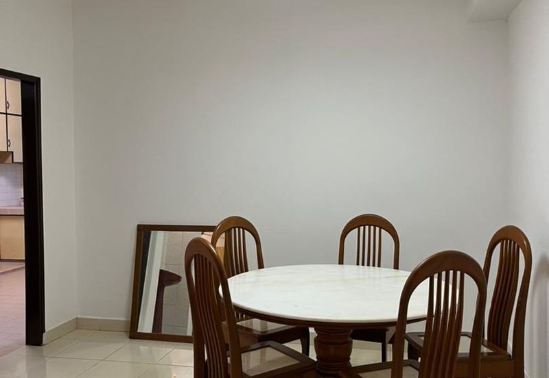 OUG Quiet & Renovated Full Furnished Terrace House