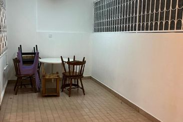 OUG Quiet & Renovated Full Furnished Terrace House