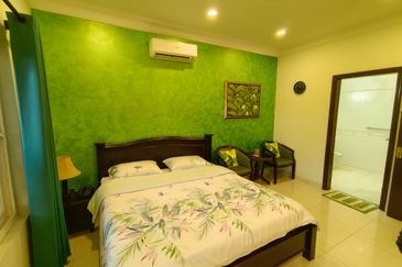 OUG/Taman Yarl 2 Storey Renovated Bungalow Gated Guarded For Sale