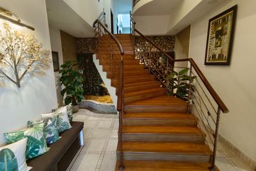 OUG/Taman Yarl 2 Storey Renovated Bungalow Gated Guarded For Sale