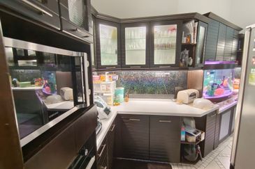 OUG/Taman Yarl 2 Storey Renovated Bungalow Gated Guarded For Sale