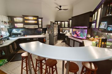 OUG/Taman Yarl 2 Storey Renovated Bungalow Gated Guarded For Sale