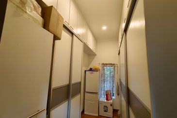 OUG/Taman Yarl 2 Storey Renovated Bungalow Gated Guarded For Sale