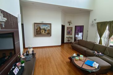 OUG/Taman Yarl 2 Storey Renovated Bungalow Gated Guarded For Sale