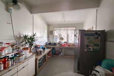 Oug 2 Storey Semi D For Sale