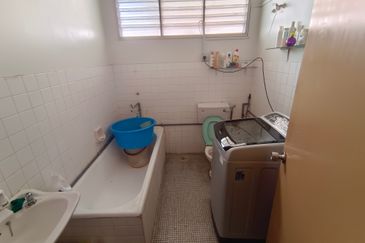 Oug 2 Storey Semi D For Sale