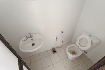 Oug/Salak South Corner Bungalow For Sale