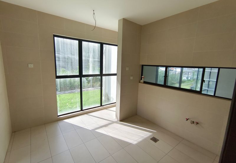 Oug/Salak South Corner Bungalow For Sale