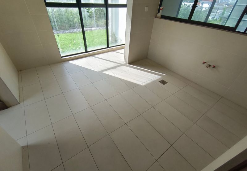 Oug/Salak South Corner Bungalow For Sale