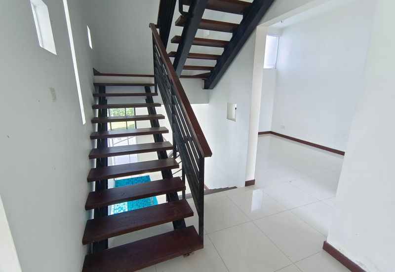 Oug/Salak South Corner Bungalow For Sale