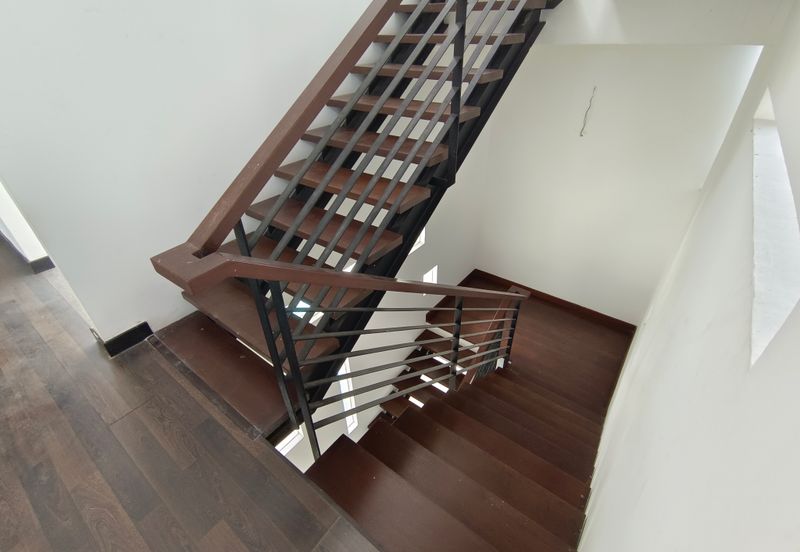 Oug/Salak South Corner Bungalow For Sale