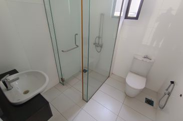 Oug/Salak South Corner Bungalow For Sale