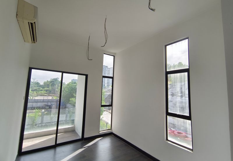 Oug/Salak South Corner Bungalow For Sale