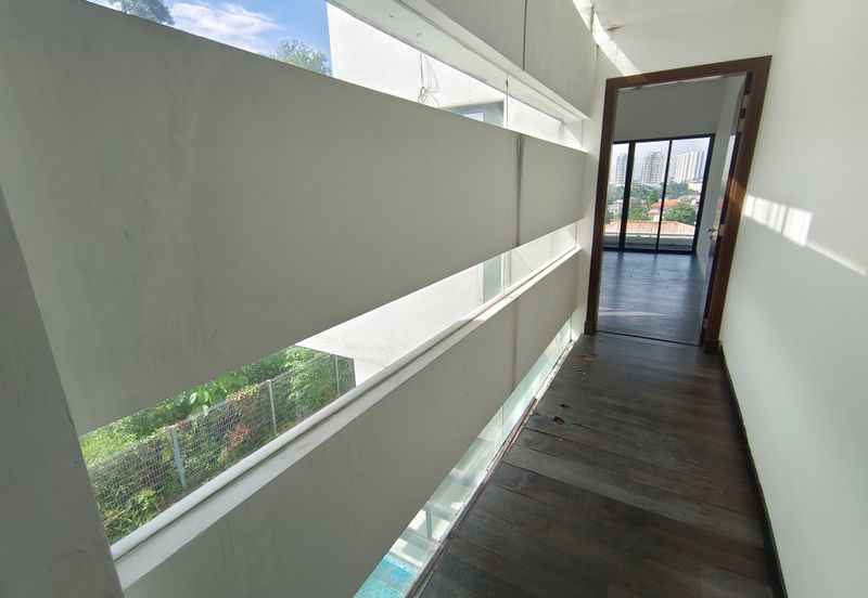 Oug/Salak South Corner Bungalow For Sale