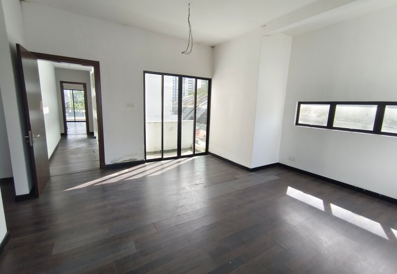 Oug/Salak South Corner Bungalow For Sale