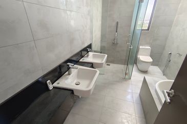 Oug/Salak South Corner Bungalow For Sale