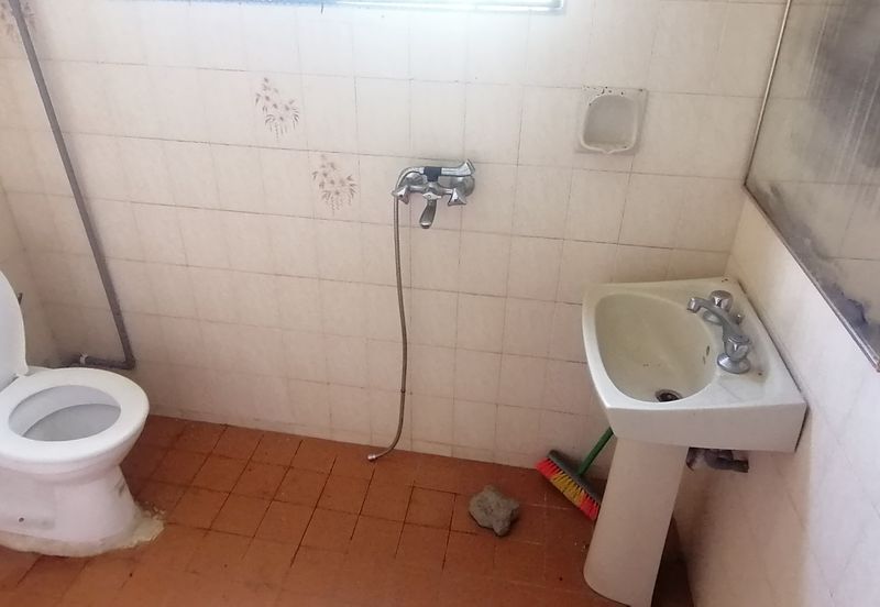 OUG/Taman Yarl Gated Guarded 2 Storey Bungalow For Sale