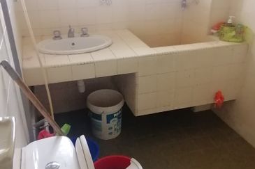 OUG/Taman Yarl Gated Guarded 2 Storey Bungalow For Sale