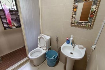 Oug/Taman Yarl 2 Storey Semi D For Sale