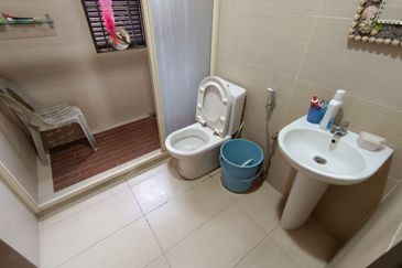 Oug/Taman Yarl 2 Storey Semi D For Sale