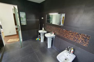 Oug/Taman Yarl 2 Storey Semi D For Sale